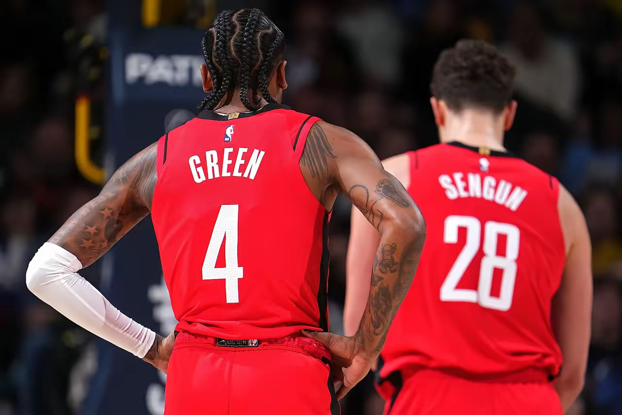 关于转会期全明星赛传出新动向；丹佛掘金状态回暖；管理层表态——压力陡增；轮换策略成焦点的信息